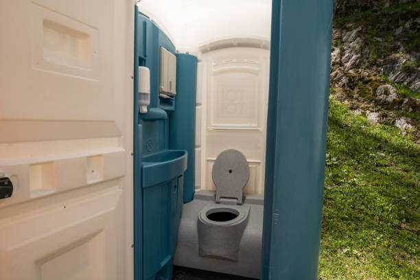 Best Deluxe Portable Toilet Rental  in Campbelltown, PA